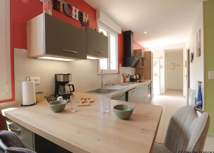 Maison Individuelle Avec Jardin Clos Et Recharge Electrique A - Fr-1-497-247 Gacé